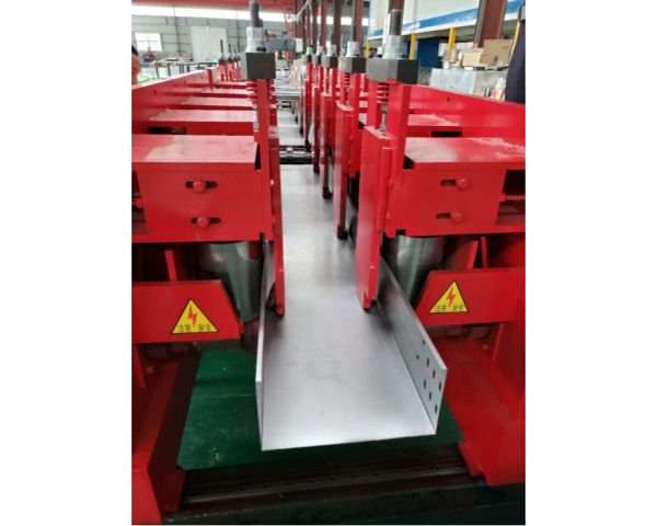 为什么要清洁电缆桥架成型机? 为什么要清洁电缆桥架成型机?